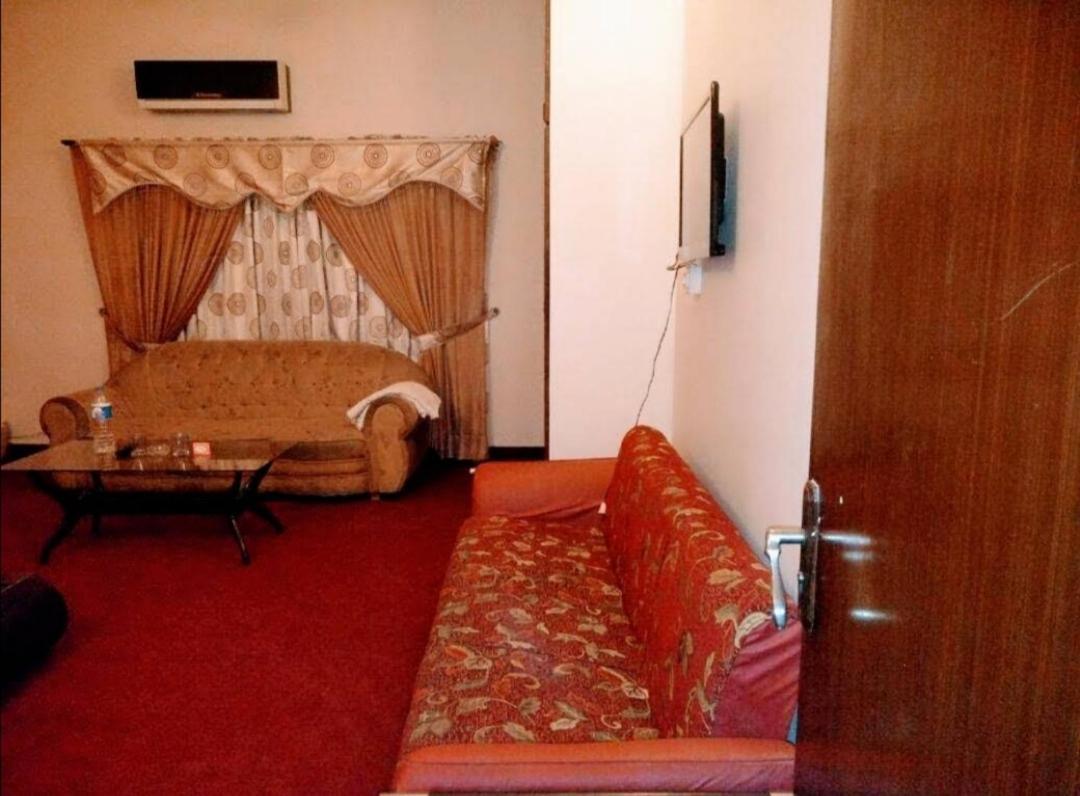 Magnum Hotel Lahore Exterior photo